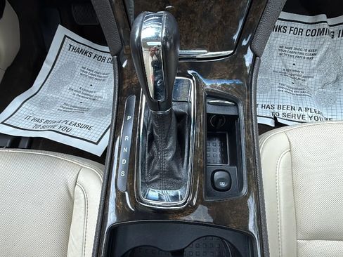 Used 2014 Lincoln MKS AWD w/ Equipment Group 101A image 39