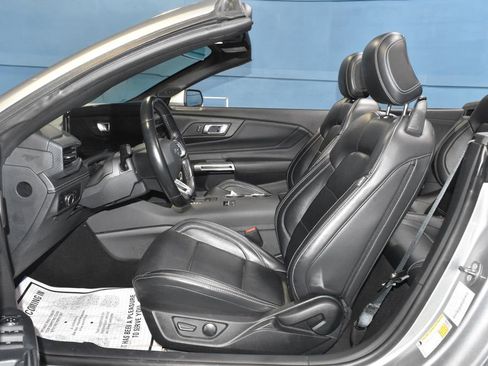 Used 2025 Ford Mustang Premium RWD image 6