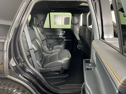Used 2025 Ford Expedition Tremor AWD/4WD image 9