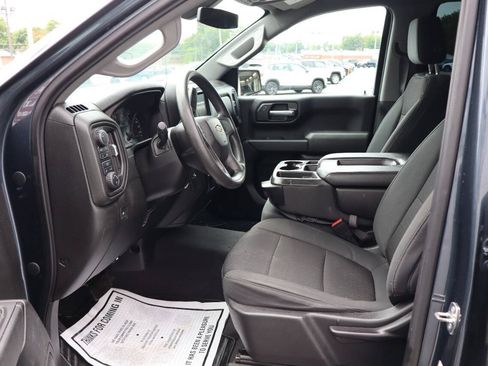 Used 2020 Chevrolet Silverado 1500 Custom w/ Custom Value Package AWD/4WD image 5