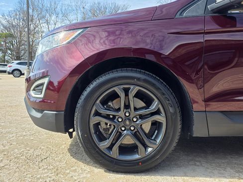 Used 2018 Ford Edge SEL w/ Equipment Group 201A image 28