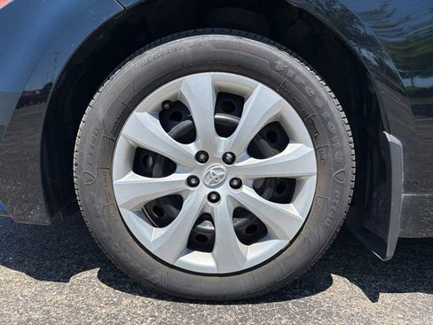 Used 2023 Toyota Corolla LE w/ Carpet Mat Package (TMS) FWD image 17
