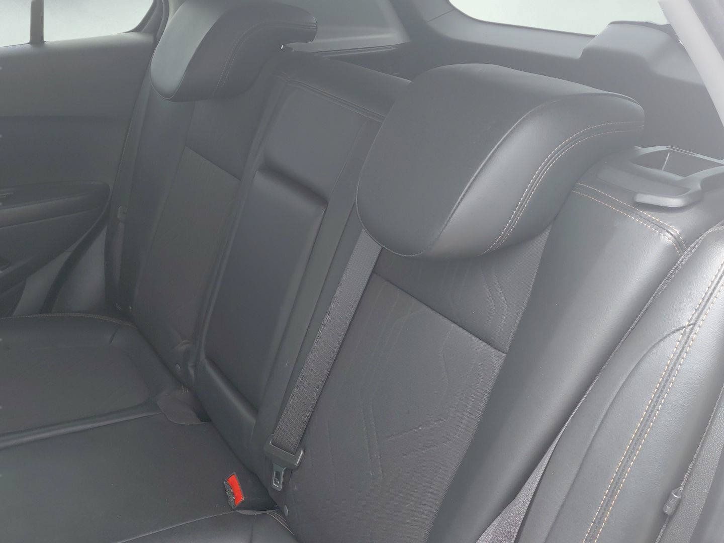 Used 2019 Chevrolet Trax LT w/ LT Convenience Package FWD image 34