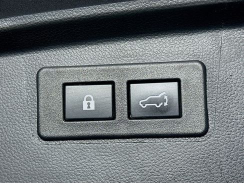 Used 2025 Subaru Outback Premium image 27