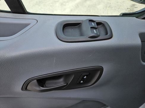 Used 2018 Ford Transit 350 XL image 13