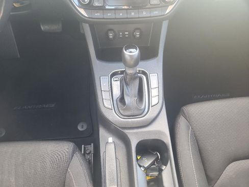 Used 2018 Hyundai Elantra GT w/ Style Package 02 FWD image 18