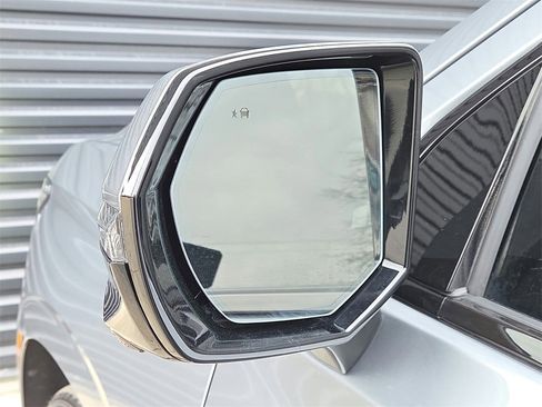 Used 2025 Cadillac Escalade ESV V image 31