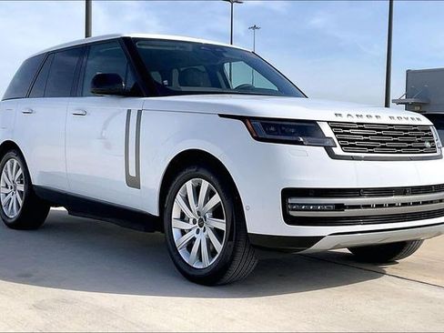New 2026 Land Rover Range Rover SE image 2