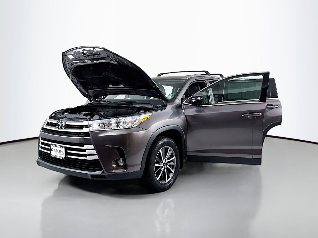 Used 2019 Toyota Highlander XLE AWD/4WD image 26