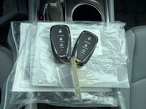 Used 2020 Chevrolet Malibu LS w/ Driver Confidence Package II image 23