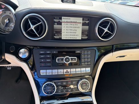 Used 2015 Mercedes-Benz SL 550 image 23