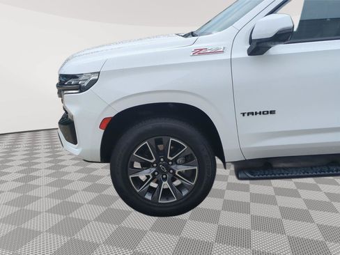 Used 2022 Chevrolet Tahoe Z71 w/ Luxury Package AWD/4WD image 10