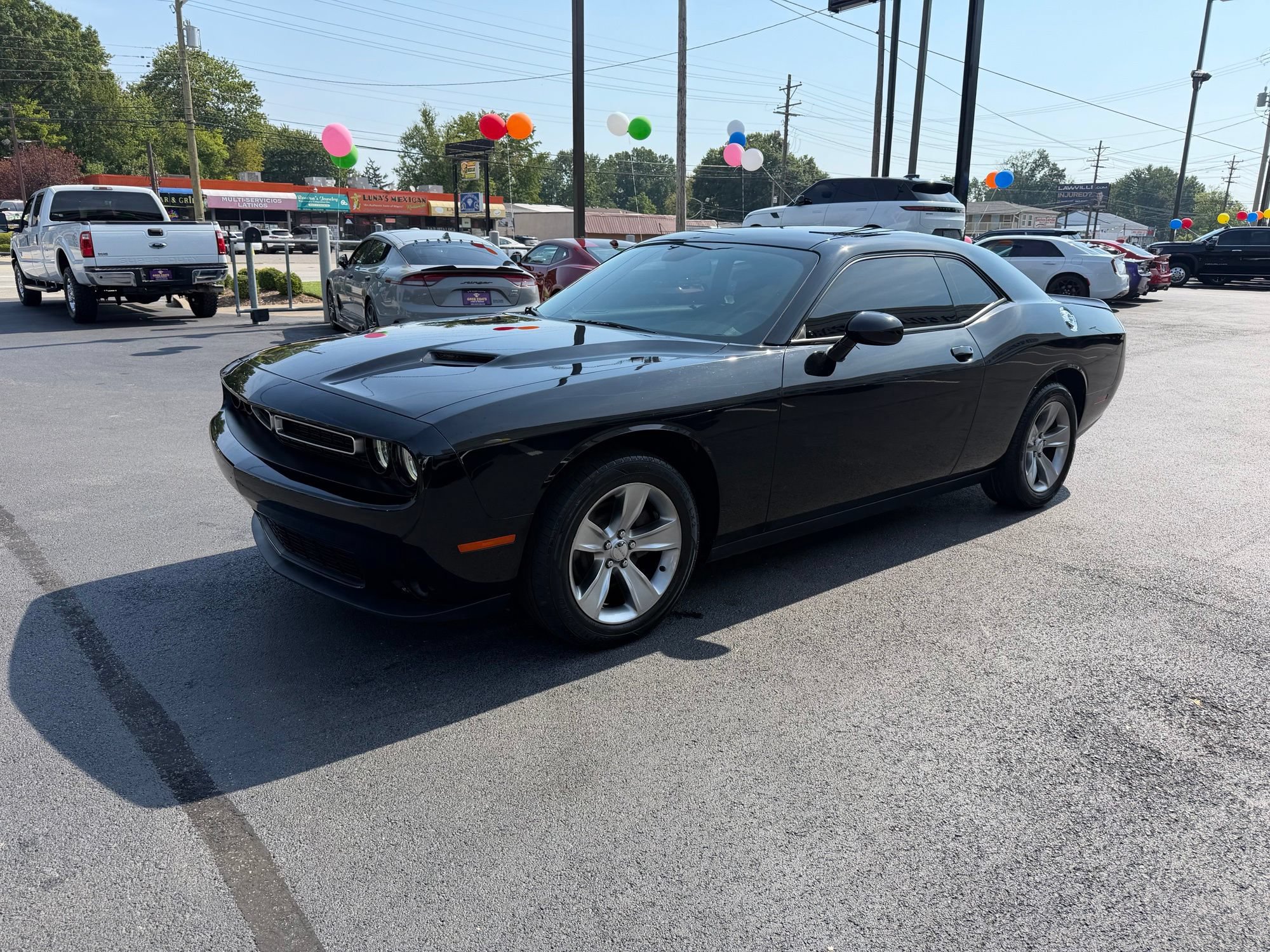 Used 2019 Dodge Challenger SXT RWD image 3