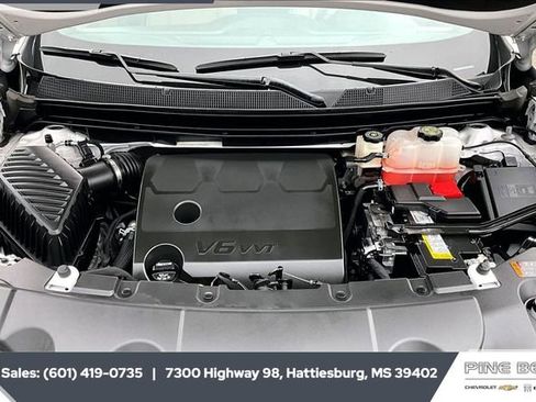 Used 2023 Chevrolet Traverse Premier image 8