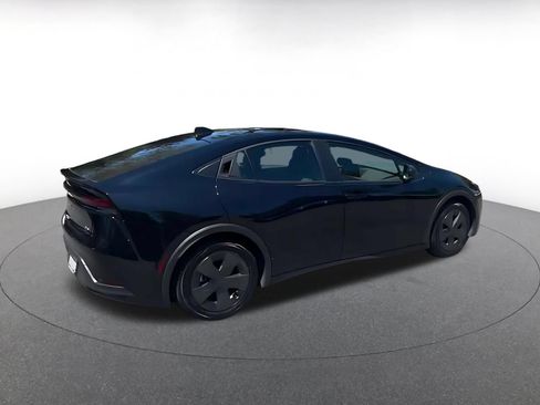 Used 2025 Toyota Prius LE FWD image 15