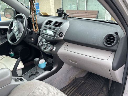 Used 2012 Toyota RAV4 4WD w/ Value Pkg image 6