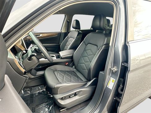 Used 2024 Volkswagen Atlas SE image 20