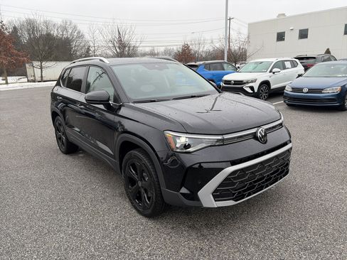 New 2025 Volkswagen Taos SEL image 3