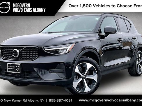 Certified 2026 Volvo XC40 B5 Core w/ Climate Package image 1