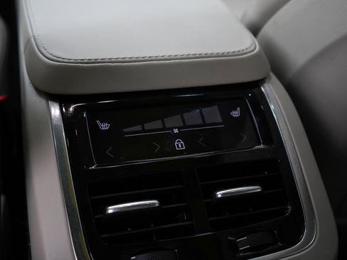 Used 2023 Volvo XC90 B6 Plus w/ Protection Package Premier AWD/4WD image 16