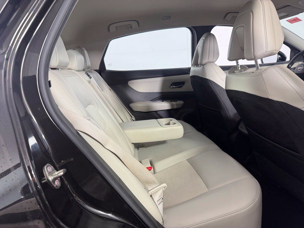 Used 2023 Nissan Ariya FWD image 27