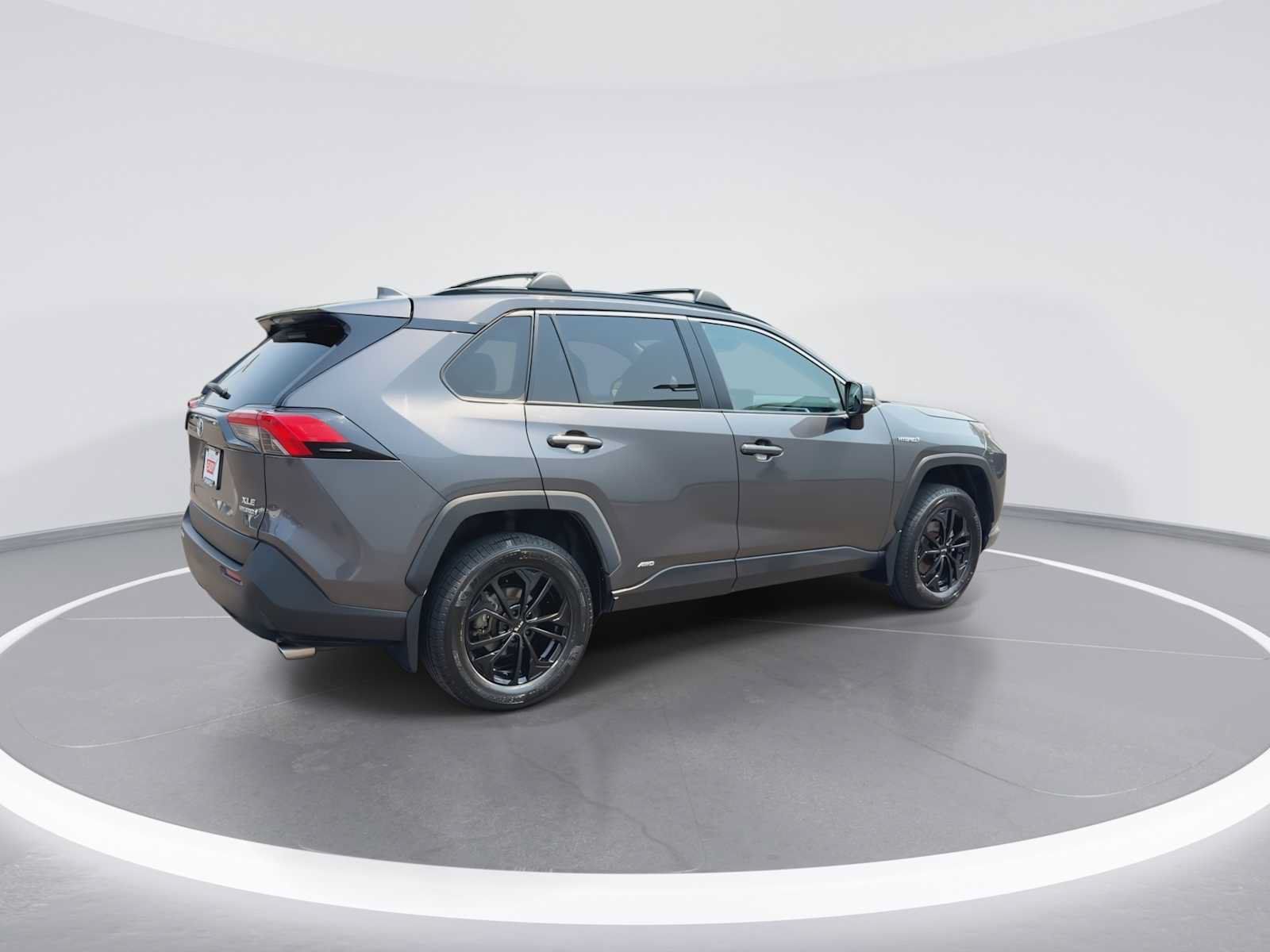 Used 2020 Toyota RAV4 XLE AWD/4WD image 8