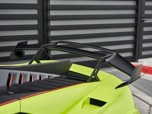 Used 2022 Lamborghini Huracan STO image 13
