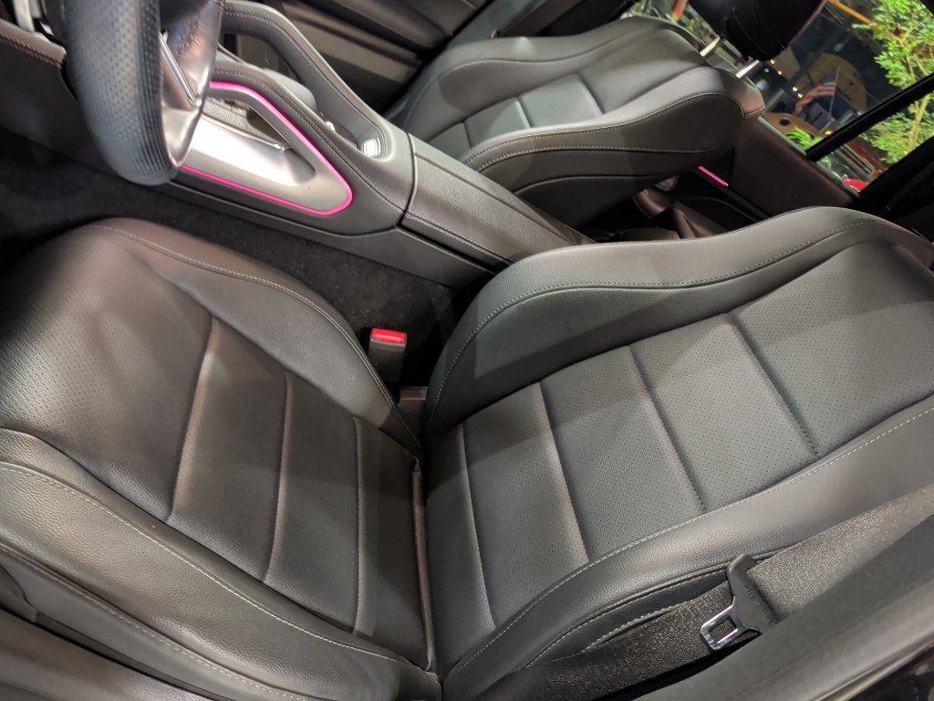 Used 2024 Mercedes-Benz GLS 450 4MATIC w/ AMG Line Exterior image 6