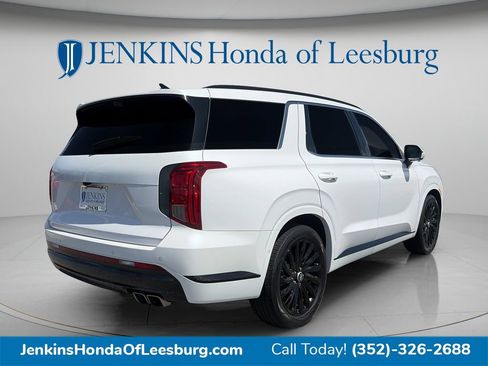 Used 2024 Hyundai Palisade Calligraphy AWD/4WD image 3