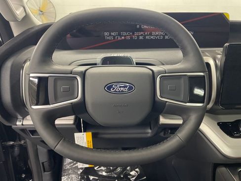 New 2025 Ford Expedition Active image 19