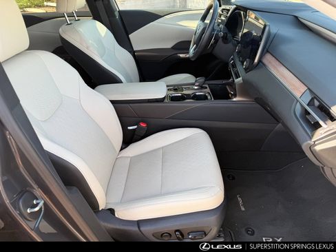 Used 2025 Lexus RX 350 AWD/4WD image 31