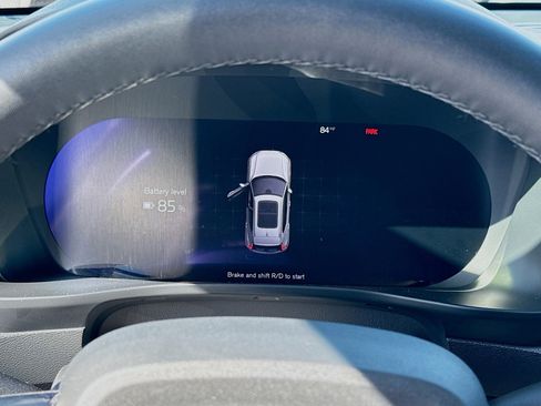 Used 2024 Volvo XC40 Recharge Plus w/ Protection Package Premier image 9