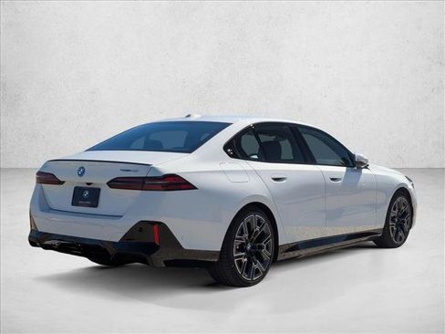Used 2026 BMW i5 M60 w/ M Sport Package RWD image 2