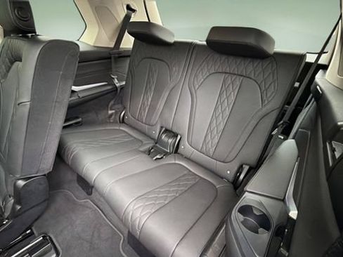 Used 2023 BMW X7 xDrive40i AWD/4WD image 34