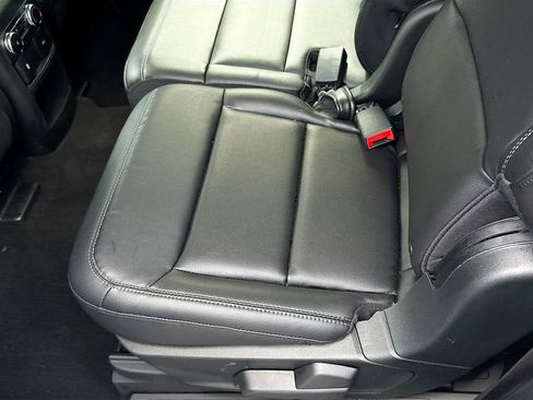 Used 2020 Ford Explorer XLT w/ Equipment Group 202A RWD image 28