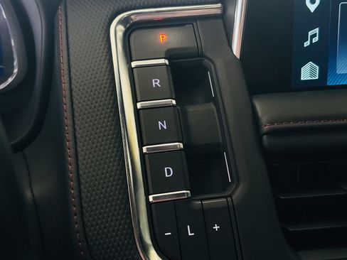 Used 2023 Chevrolet Suburban RST w/ Luxury Package AWD/4WD image 60