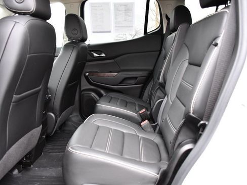 Used 2022 GMC Acadia Denali w/ Denali Ultimate Package image 19