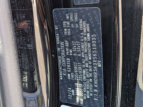 Used 2025 Kia Carnival LXS image 33