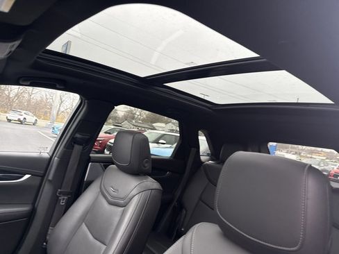 Used 2025 Cadillac XT5 Premium Luxury image 12