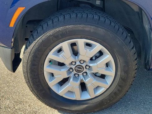 Certified 2022 Nissan Frontier SV RWD image 12