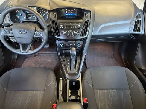 Used 2018 Ford Focus SE FWD image 13