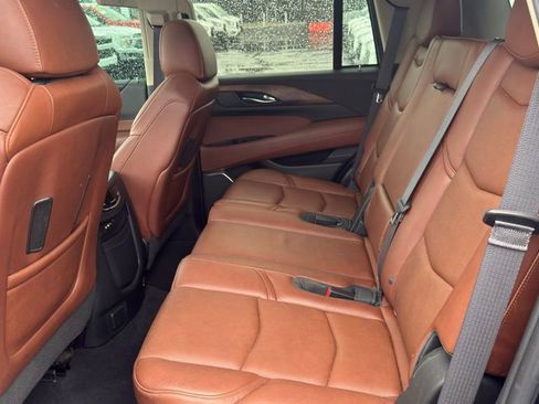 Used 2016 Cadillac Escalade Premium AWD/4WD image 12