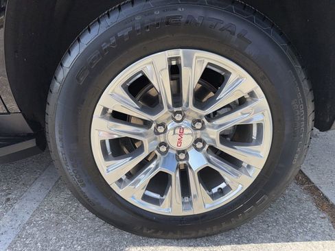 Used 2025 GMC Yukon Denali AWD/4WD image 45