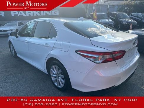 Used 2019 Toyota Camry L image 4