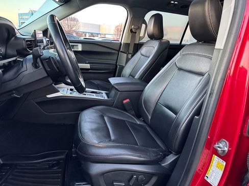 Used 2020 Ford Explorer XLT w/ Equipment Group 202A image 19