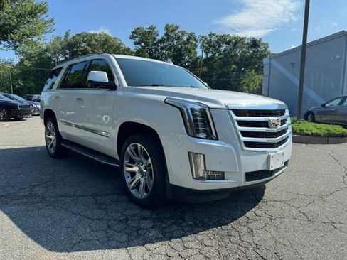 Used 2020 Cadillac Escalade Luxury AWD/4WD image 7