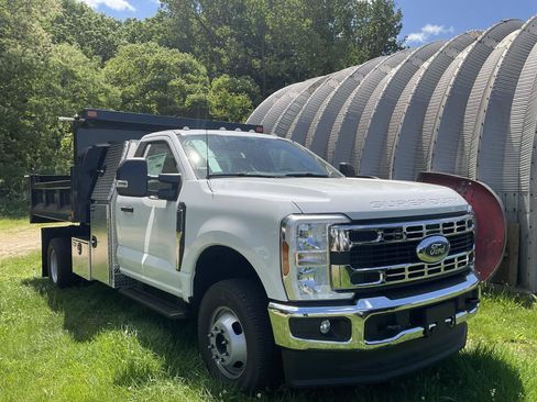 New 2026 Ford F350 XL w/ XL Chrome Package AWD/4WD image 1