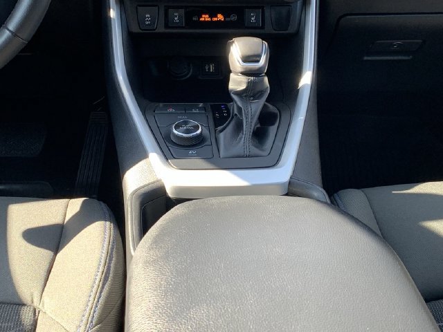 Used 2024 Toyota RAV4 SE w/ Convenience Package AWD/4WD image 27
