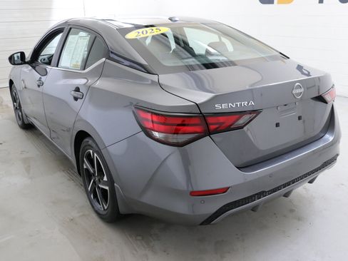 Used 2025 Nissan Sentra SV image 7
