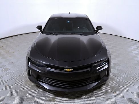Used 2018 Chevrolet Camaro LT RWD image 4